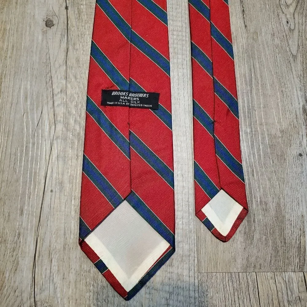Brooks Brothers Mens Tie Red Green Blue Regimental 100% Silk Made in USA VTG